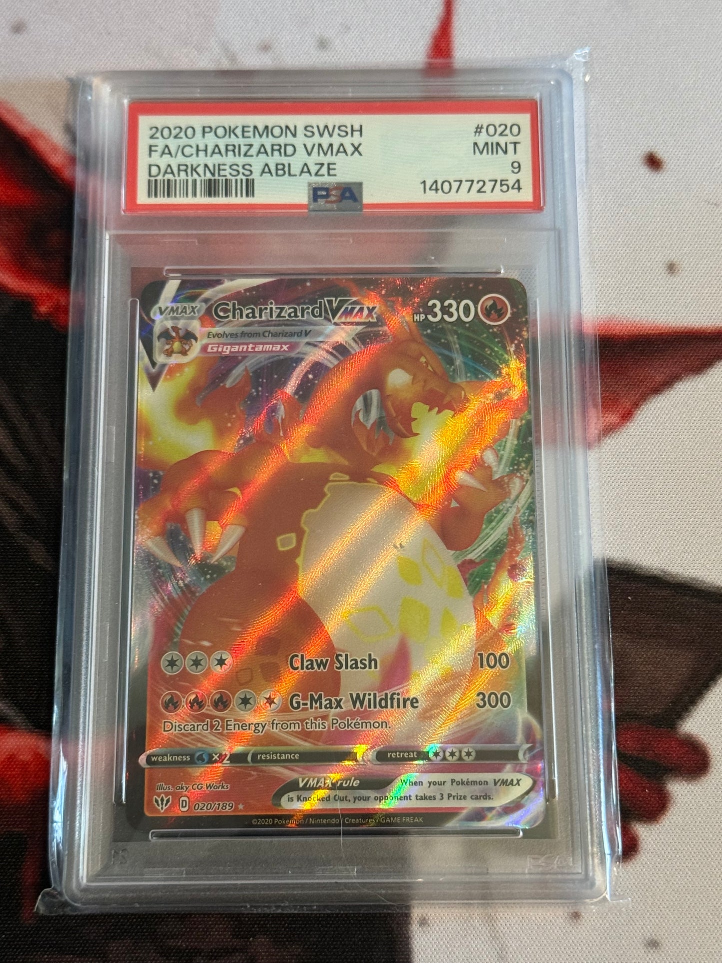 Pokemon TCG - Charizard VMax Full Art - 2020 Darkness Ablaze - 020/189 - MINT - PSA 9